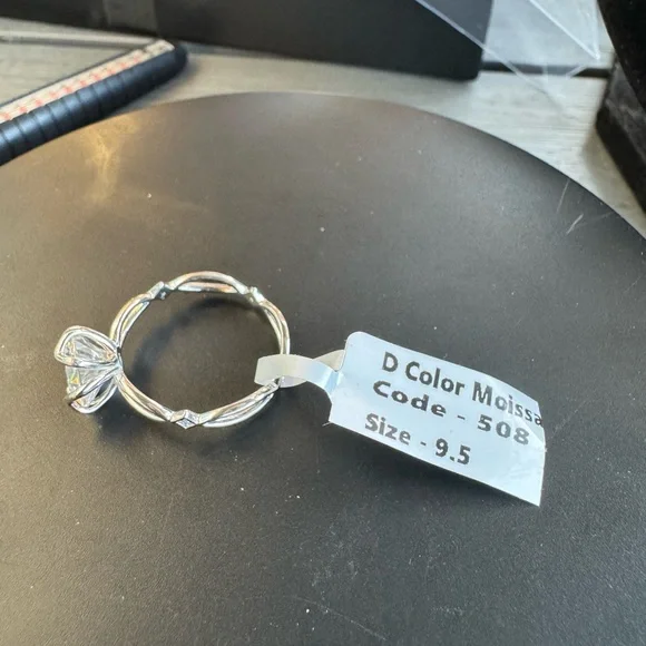 Solitaire Moissanite 3 ct in 925 Sterling Silver - Picture 3 of 4